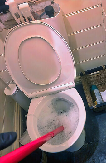 https://blockeddrainsrossmoyne.com.au/uploads/2025/07/blocked-toilet-74011.jpg